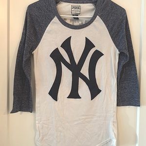 VS - NYY 3/4 sleeve tee